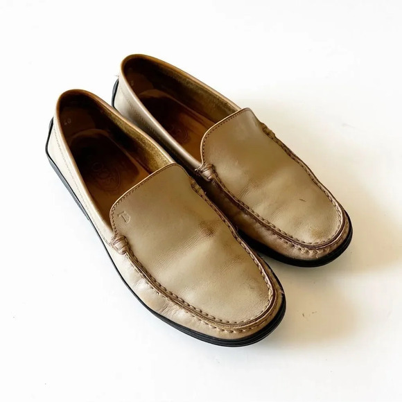 Tod’s Leather Loafers Size 40 EU Women’s Pale Tan Designer Shoe Driving Moc READ - Picture 5 of 13